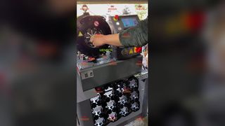 Vorführung der hydraulischen Schlauchcrimpmaschine NC130J